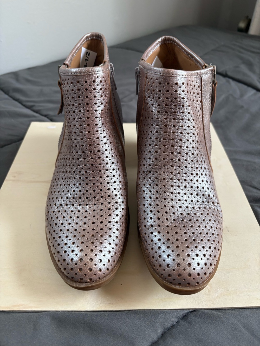 Earth Light Tan Leather Casual Slip-On